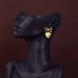 Anyone can be fashionable! Earrings 2023SS CELINE Celine